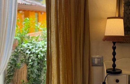 Borgo Trento Apartment | LA DOLCE VITA Charming, Luxurious 2 Bedrooms 2 Bathrooms with cosy Balcony