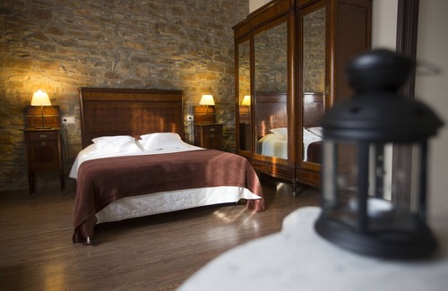 Santa Eulalia de Riuprimer Hotel | LA TORRE DEL VILAR RURAL HOTEL