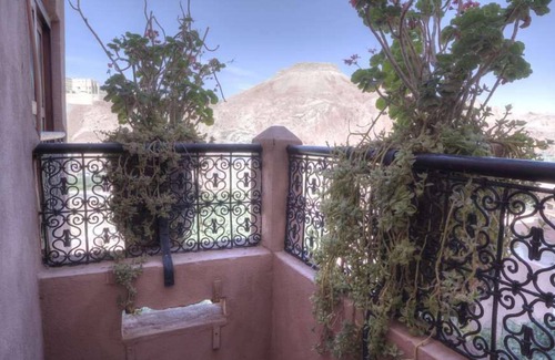 Ait Sedrate Sahl Charkia House | La Famille Berbère
