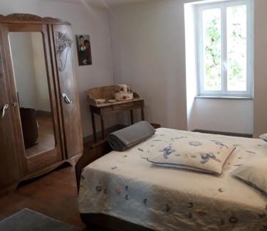 Valence-d'Albigeois Bed & Breakfast | La ferme au marronnier