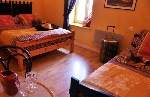 Ambierle House | la Ferme aux abeilles