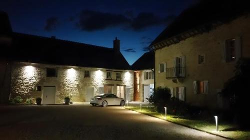 Beaumont-sur-Grosne Bed & Breakfast | La Ferme Aux Arts