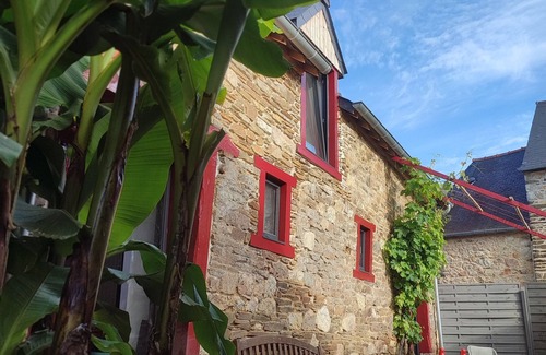 Plouer-sur-Rance House | La ferme de Merlin Charming cottage in the countryside, 15' from St Malo