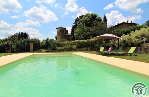 Pomeys House | La Ferme du Château de Saconay