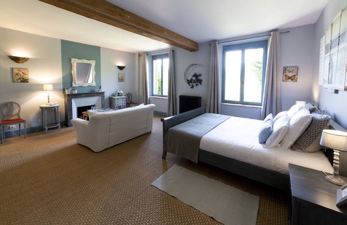 Bleury-Saint-Symphorien Bed & Breakfast | La Ferme de Bouchemont