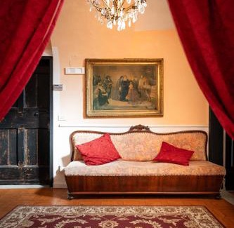 Sarzana House | La Foresteria di Palazzo Picedi Benettini