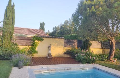 Saint-Cyr-sur-le-Rhone Bed & Breakfast | La Frênaie
