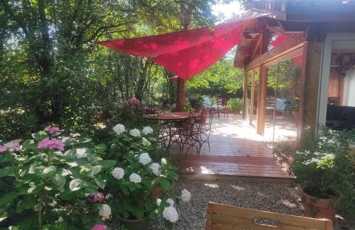 Saint-Cyr-sur-le-Rhone Bed & Breakfast | La Frênaie