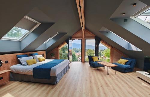 Rovagny Apartment | La Fruitière de Vérel, logements modulables neufs, calmes, entre lac et montagne, max 11 personnes