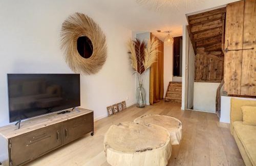 Saint-Alban-de-Roche House | La Galerie