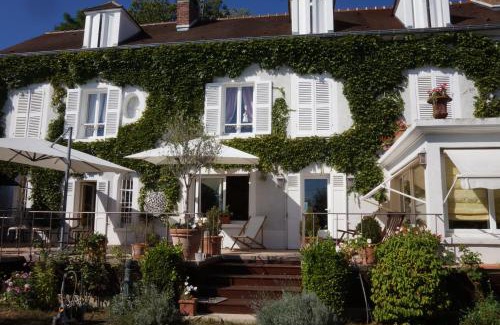 Feucherolles House | La Gallina Bianca
