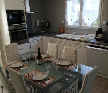 Fouesnant House | La Glycine