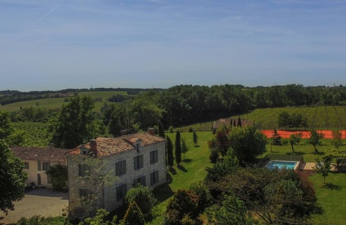 Saint-Andre-et-Appelles House | La Gravouse: Manor house with private pool & tennis court set amongst the vines