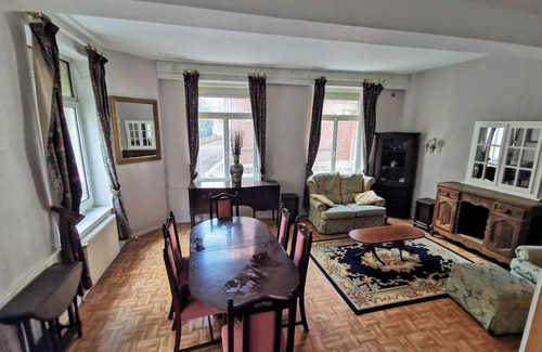 Hesdin House | La grande Hesdinoise - sleeps 6 near the square and its shops