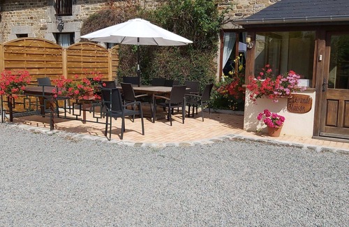 Les Champs-Geraux Cottage | La Grande Maison,former farmhouse of La Lohuas