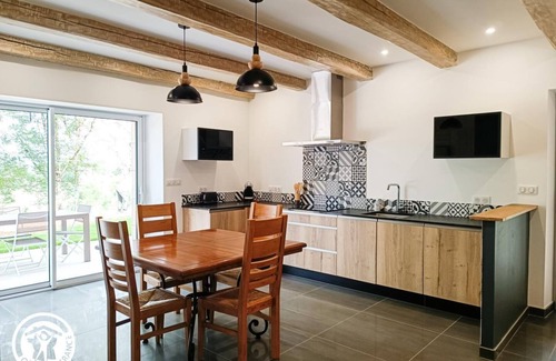Capdenac-Le-Haut House | La Grange de Bataillou