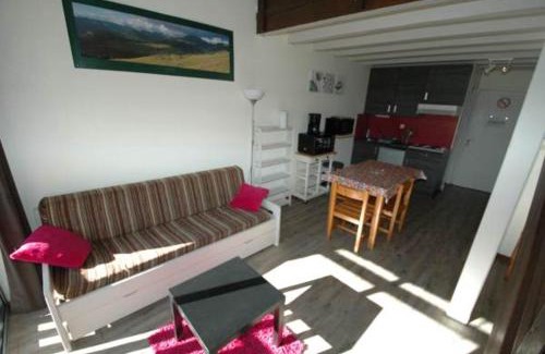 Saint-Jacques-des-Blats Apartment | La Grange du Devezou