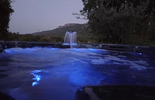 Laroque Bed & Breakfast | La guitoune
