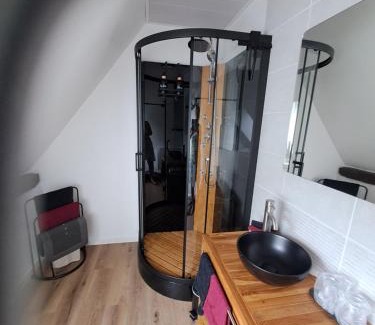 Savigny-le-Vieux Bed & Breakfast | la hamonniere