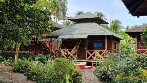 Nuqui Cabin | La Joviseña