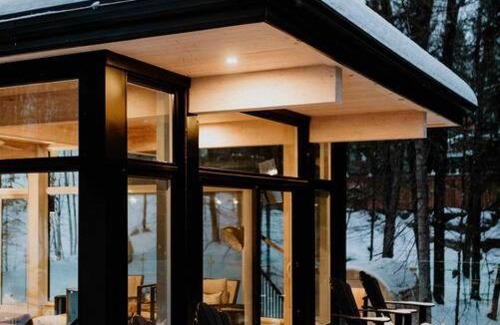 La Conception Cabin | La Khabine - a cabin of windows amongst the trees- 15 mins from Mont Tremblant!