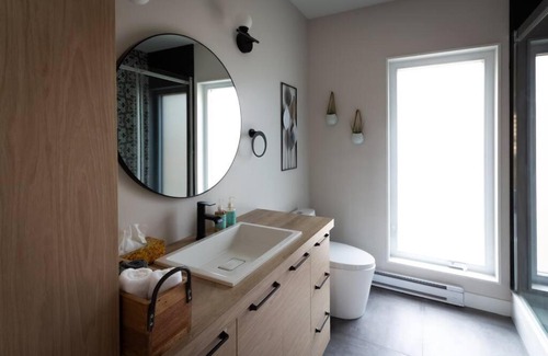 La Conception Cabin | La Khabine - a cabin of windows amongst the trees- 15 mins from Mont Tremblant!
