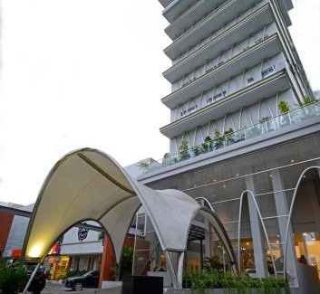Gubeng Hotel | La Lisa Hotel Surabaya