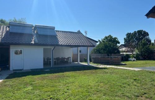 Maliuc House | La Luca