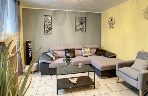 Saint-Dizier-les-Domaines House | La Maison de Campagne