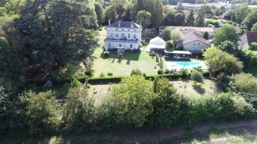Marsac-sur-l'Isle Bed & Breakfast | La maison au cèdre