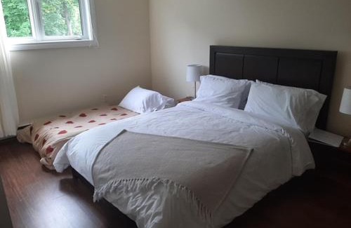 Coaticook Bed & Breakfast | La Maison aux Camélias