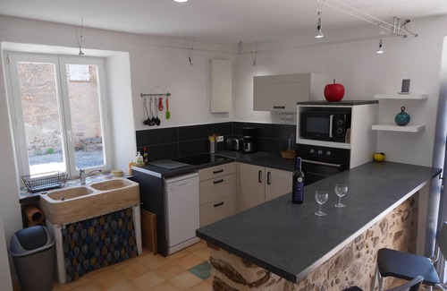 Quarante House | "La Maison Bleue" between vineyards and garrigue