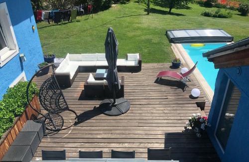 Goldbach-Altenbach Bed & Breakfast | La maison bleue