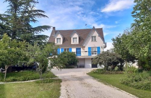 Corpeau House | La maison bleue