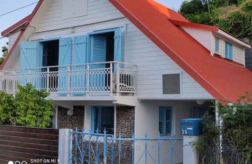 Le Carbet House | La Maison Bleue with private pool at Carbet in Martinique