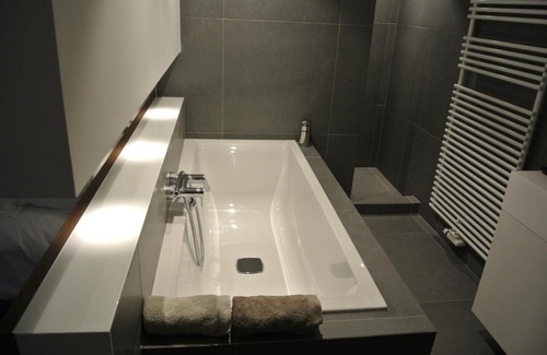 Erpent Apartment | La Maison Contemporaine