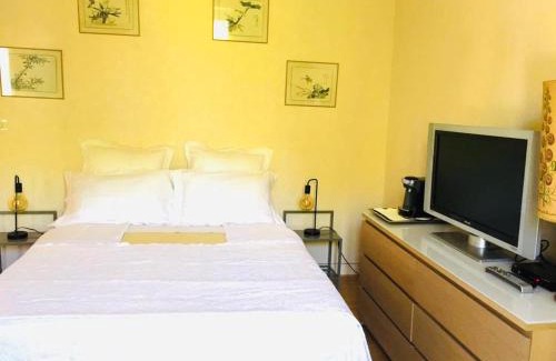 Saint-Yrieix-la-Perche Bed & Breakfast | La maison d'Hera