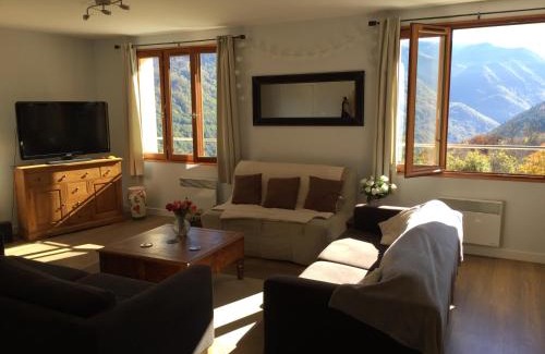 Borderes-Louron Apartment | La Maison D'ILHAN