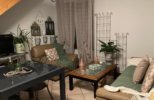 La Tour-de-Salvagny Bed & Breakfast | LA MAISON D'IVONA
