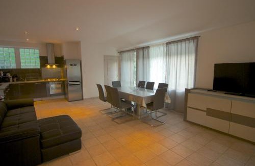 Fabras House | la maison de bonneval