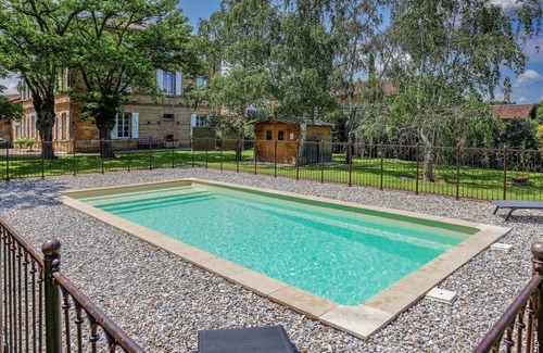 Lisle-sur-Tarn House | La Maison de Clément - Gite D'exception au Coeur du Château Clément Termes