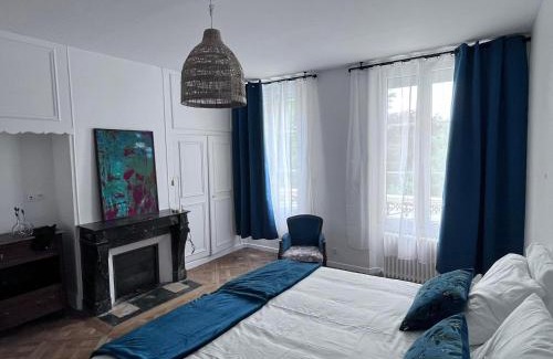 Trie-Chateau House | La Maison de Colette