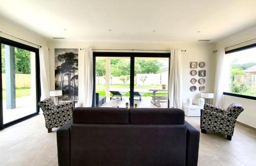 Fontareches Villa | La maison de Fontarèches avec piscine proche d Uzès