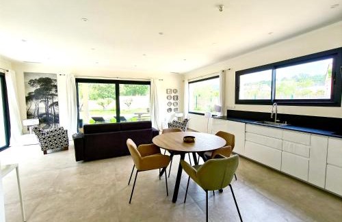 Fontareches Villa | La maison de Fontarèches avec piscine proche d Uzès
