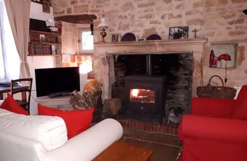 Flavigny-sur-Ozerain House | La Maison de Pierre