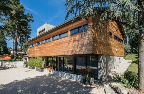 Limonest Bed & Breakfast | La Maison de Karen Chocolat