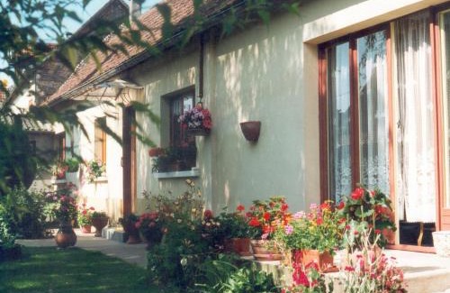 Crouy-Saint-Pierre House | La maison de Pierre et Liliane