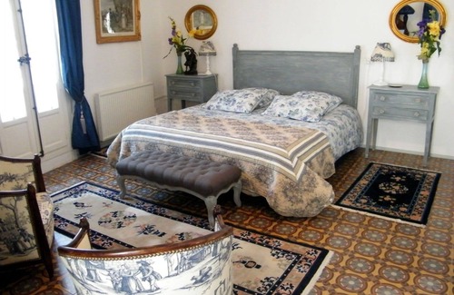 Caux House | La Maison de Rose - B&B