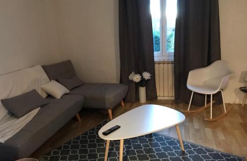 Gueret Apartment | La maison de Sloan
