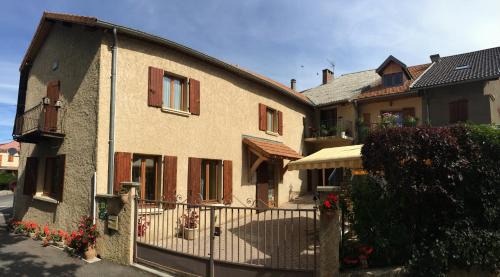 Jarjayes House | La Maison de Valentine